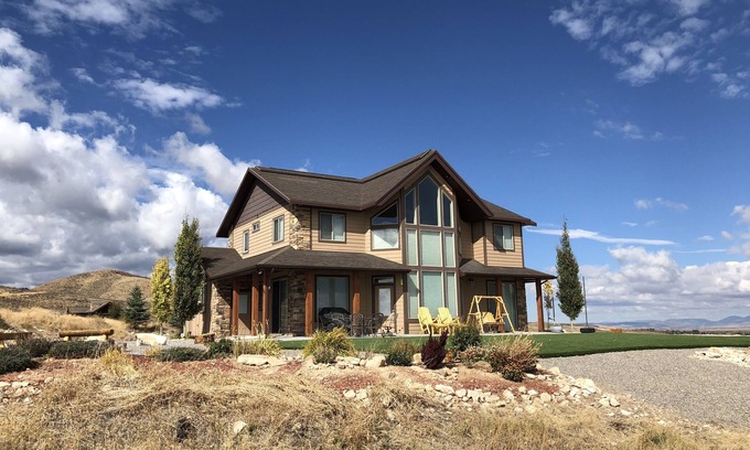 Fish Haven Cabin | Unforgettable Lupine Vista: Beach Access, Pool & Hot Tub