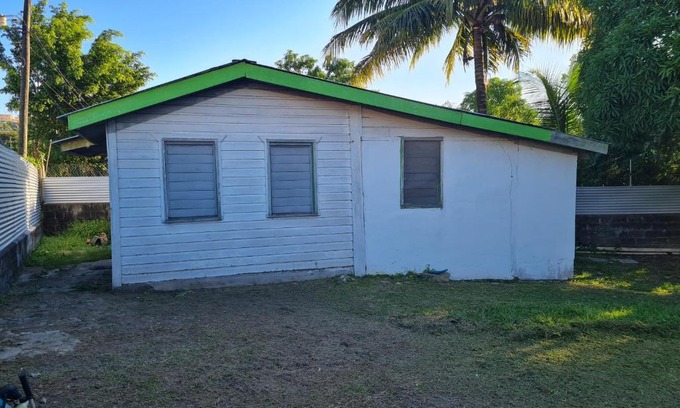 San Ignacio House | Budget-Friendly Stay at Lupit's Guest House with Pets Welcome