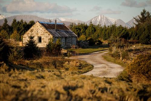 Breakish House | Experience Lusa Bothy: 4-Star Oceanfront Retreat
