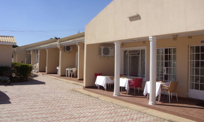 Lusaka House | Comfortable Stay at Lusaka Mosi-O-Tunya Executive Lodge