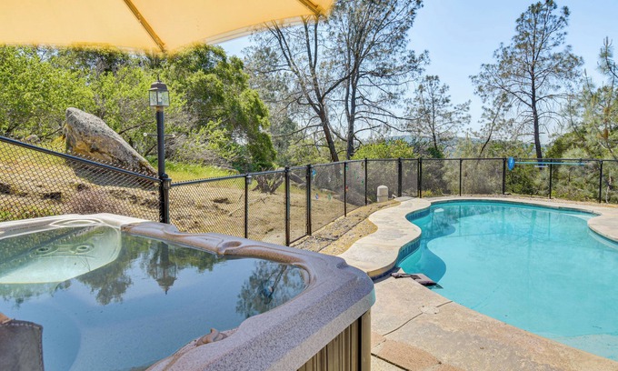 Yosemite Lakes House | Relaxing Coarsegold Retreat with Private Pool & Spa Access