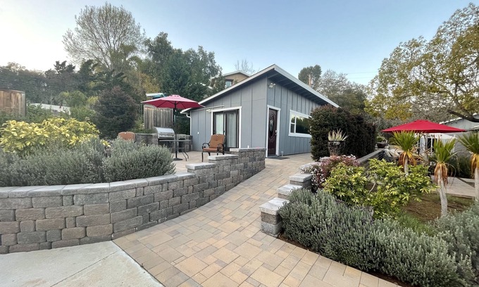 Mount Helix House | Relaxing GuestHouse with Ocean Views at Mount Helix