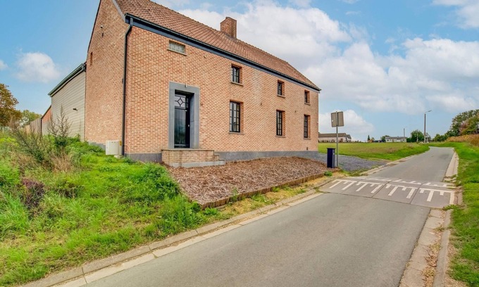 Sint-Kwintens-Lennik House | Relaxing Holiday Home in Vlaanderen with Private Pool