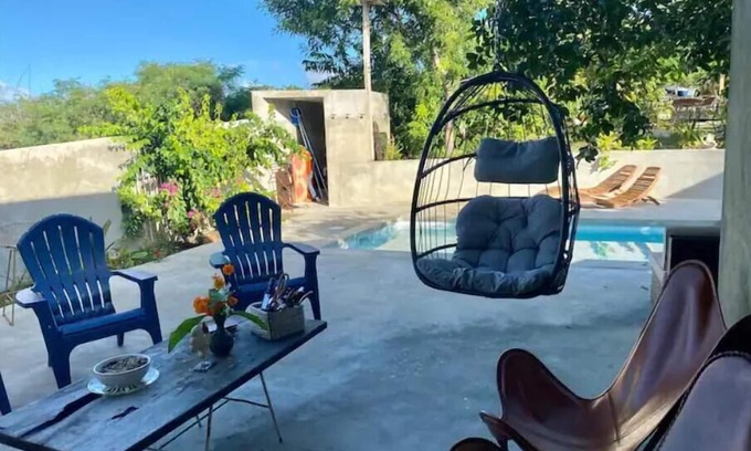Esperanza House | Lush Home-Esperanza-Salt Pool- close to Beach