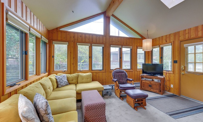Lander Apartment | Inviting Lander Apartment with Backyard & BBQ Grill