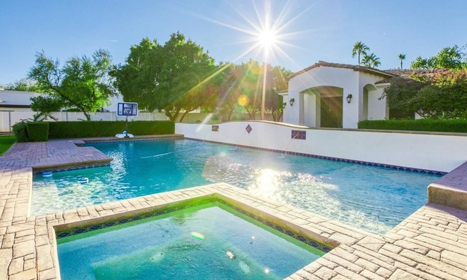 Camelback East House | Outstanding 8-Bedroom Retreat with Pool and Sports Amenities