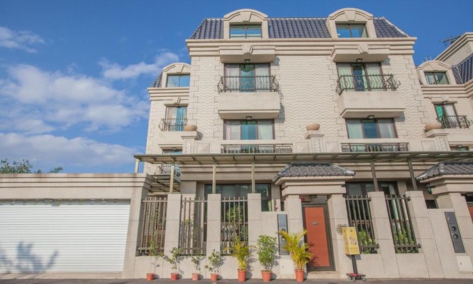 Talintsun House | Top-Rated Family-Friendly Stay at Lusihan B&B