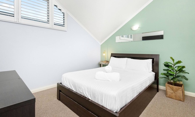 Leederville Apartment | Lustrous 2BR Home | Cafés, Restaurants & CBD
