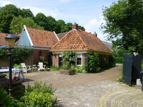 Tinallinge House | Unforgettable Stay at Lutje Hoeske with Hot Tub Access