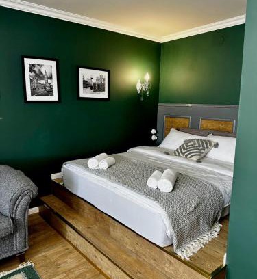 Oskemen Apartment | Elegant English-Style Suites in Central Ust-Kamenogorsk