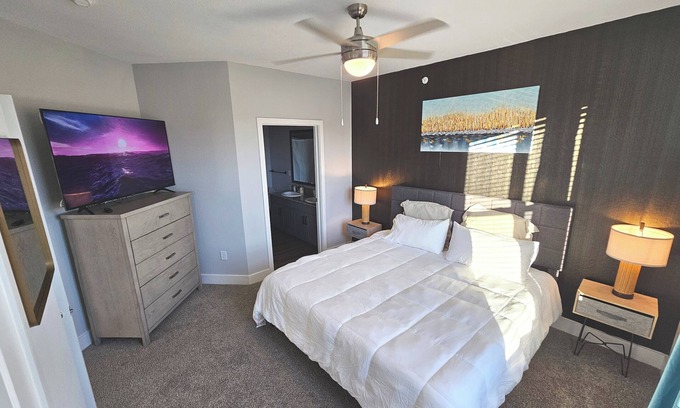 Lewisville Apartment | Lux 2 Bedroom king+twin trundle room, Pool views