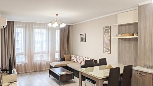 Plovdiv Center Apartment | Elegant Central Apartment with Garage - 4 Star, Rated 10/10