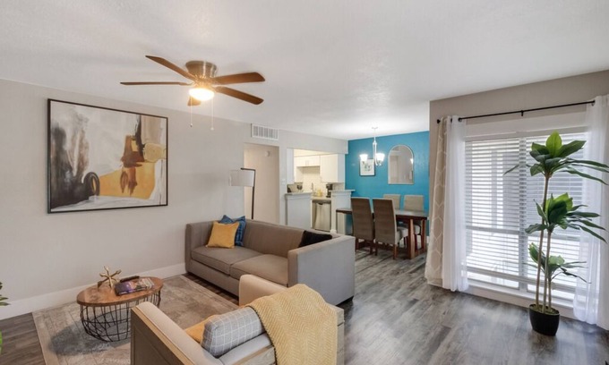 South Arlington Apartment | Lux 2bd King Bed, Park & Walk to AT&T, Global Life