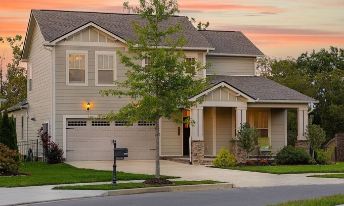 Thompson's Station House | Ideal 4BR/4BA Retreat with Game Room & Gym near Nashville