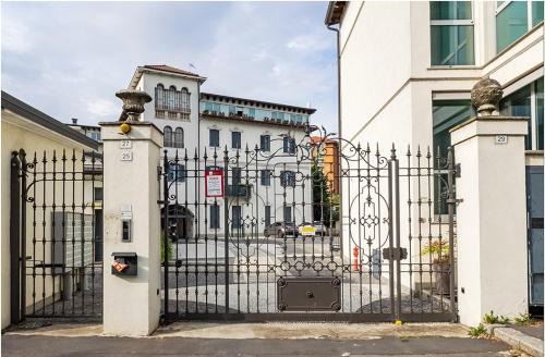 Lambrate Apartment | Pet-Friendly LUX Apartment 2 Near Milano Metro M2