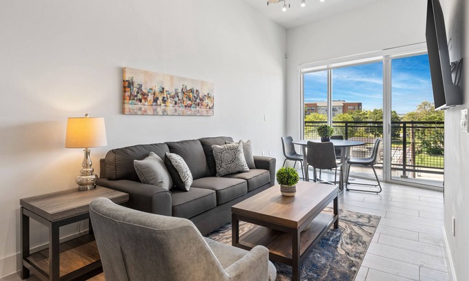 Cedars Apartment | LUX Apartment in the City! 1 King/1Queen/ 2 Bath