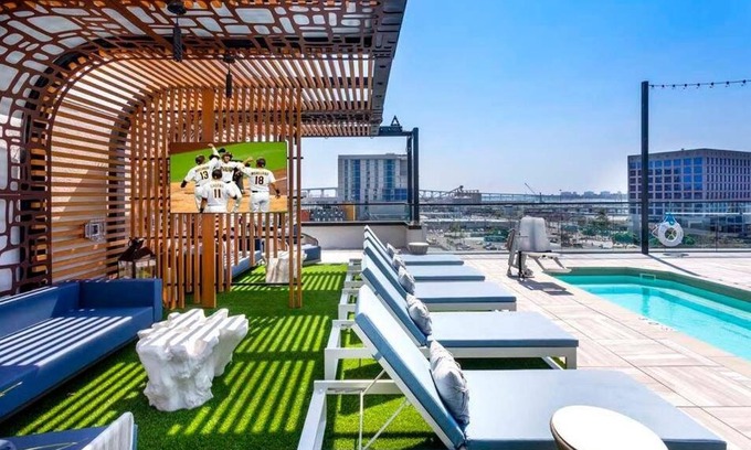 East Village Apartment | Rooftop Pool Retreat Near Petco Park and Convention Center