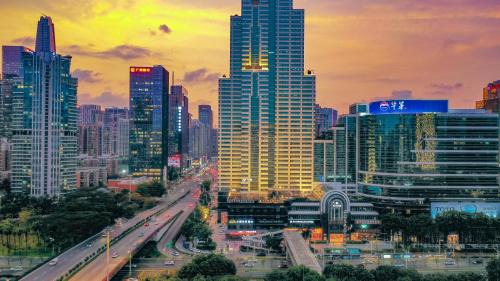 Central Business District Hotel | Pet-Friendly Lux Cabins Hotel in Shenzhen with Top Amenities