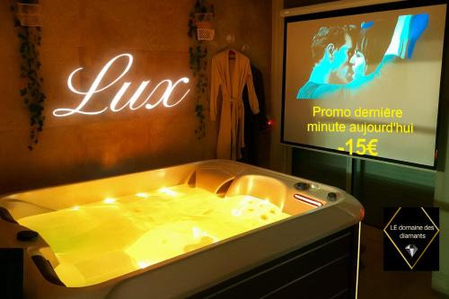 Aulnoy-lez-Valenciennes Apartment | Indulge in Spa Bliss at Lux, Private Room in Valenciennes