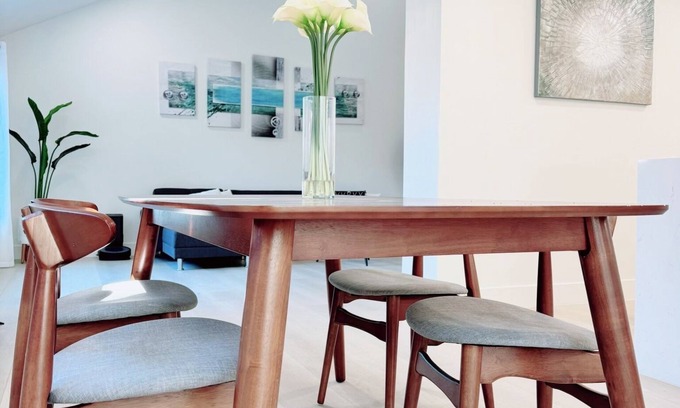 Elk Grove House | Modern Retreat in the Heart of EG with Spa & Hot Tub