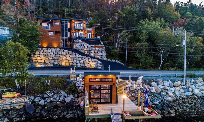 Halifax House | Elegant Waterfront Retreat with Pool & Hot Tub in HFX