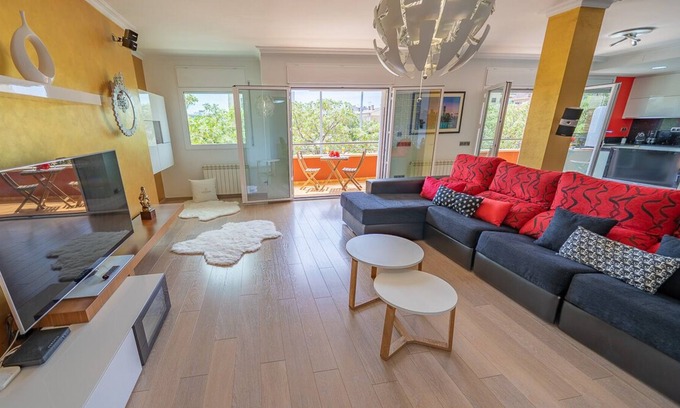 Malgrat de Mar Apartment | LUX EXPERIENCE MALGRAT, APARTMENT 7 PEOPLE, A/C AND NEAR THE SEA