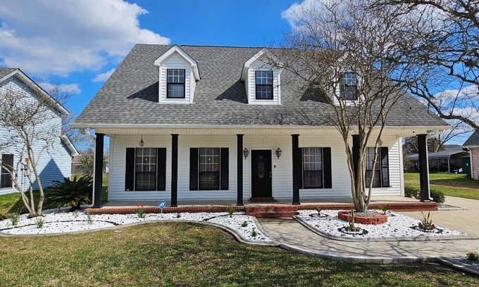 LaPlace House | Cozy Escape at Lux Home, Laplace: Pet-Friendly Comforts