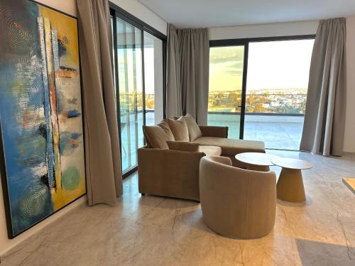 Lakatamia Apartment | Lux Level 4 Penthouse Tower 206