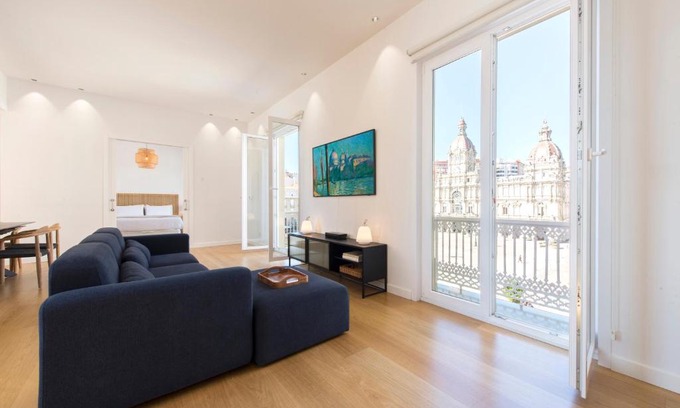 La Coruna Apartment | Elegant Lux Maria Pita: Family-Friendly Retreat in Coruña