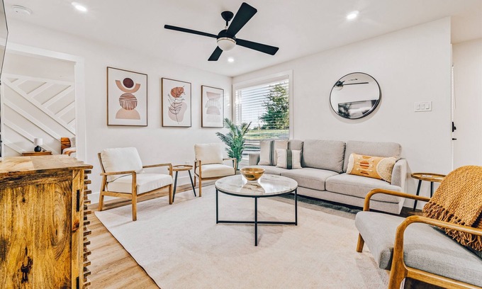 East MLK House | Perfectly Located Hotel Near Downtown and Major Attractions
