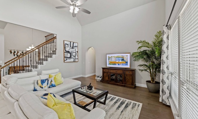 Wylie House | Lux New 5 BR - 135" Theater - Game Rm - Sleeps 14