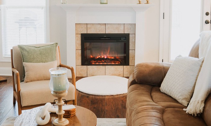 Centerville House | Pet-Friendly Oasis for Families: Enjoy Spa & Breakfast