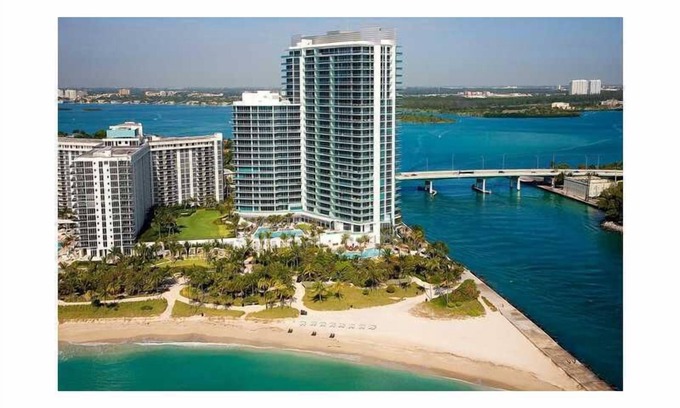 Bal Harbour Hotel | Premier Ocean View Retreat with Pool and Spa at Ritz