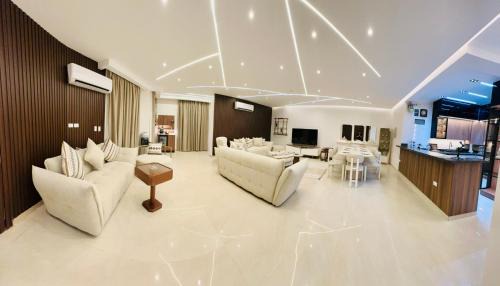 Sheikh Zayed City House | Lux private home Sheikh zayed