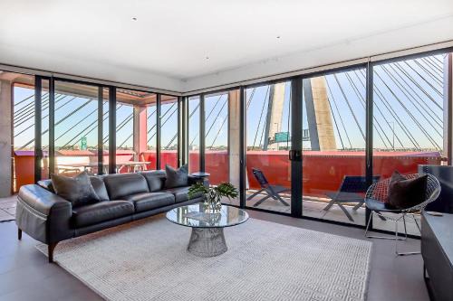 Pyrmont Apartment | Lux Pyrmont 1 Bed Apt - Parking & Pool Access