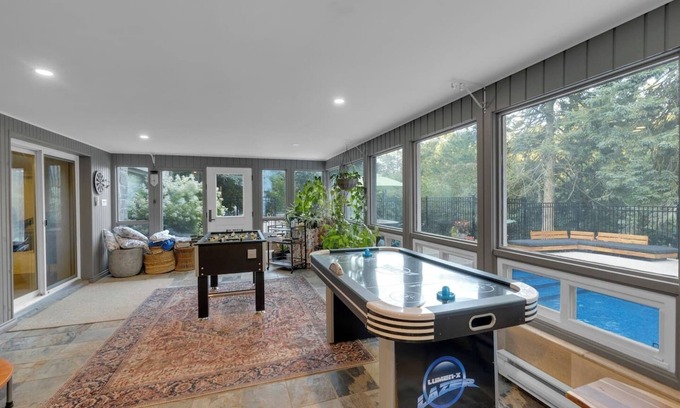 Halton Regional Municipality House | LUX Retreat: Slps14+HotTub+Pool+Games+Yoga+MORE