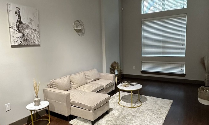 MacGregor Apartment | Elegant Stay in Med CTR with Pool & Child-Friendly Amenities