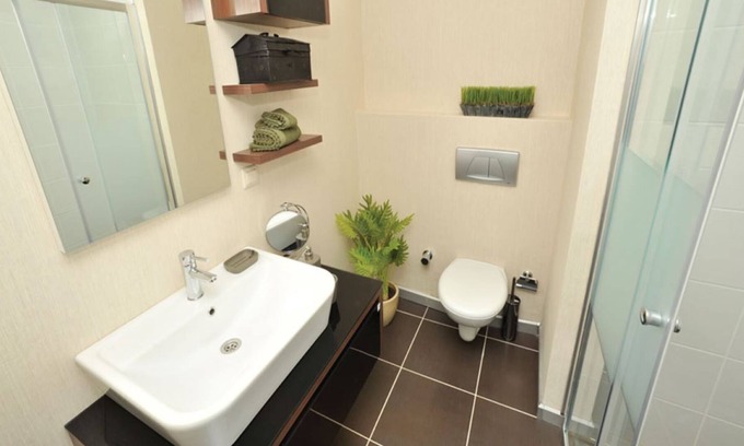 Kucukbakkalkoy Apartment | Convenient Studios Near Metro with Family-Friendly Amenities