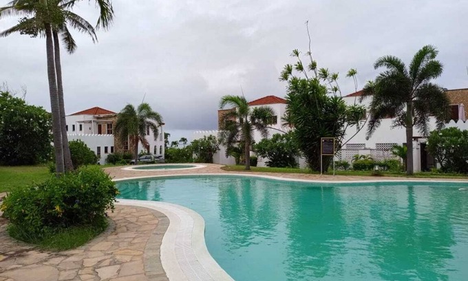 Mtwapa Apartment | Stylish Suites at La Vida Sultan Palace with Pool & Kitchen