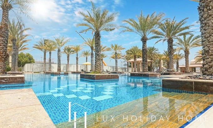 Palm Jumeirah Apartment | LUX The Grandeur Palm Garden View Suite