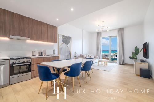 Dubai Apartment | Beachfront Bliss at LUX - The La Mer Sea View Suite 3