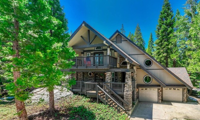 Shaver Lake Cabin | New Western Cabin with Pool and Family-Friendly Amenities