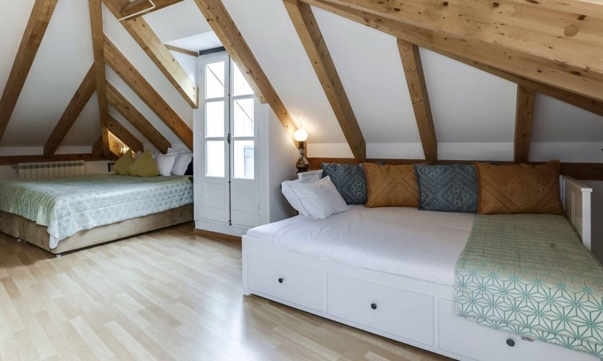 Sintra House | Cozy LUXa Charm House | Room 9 with Family-Friendly Amenities