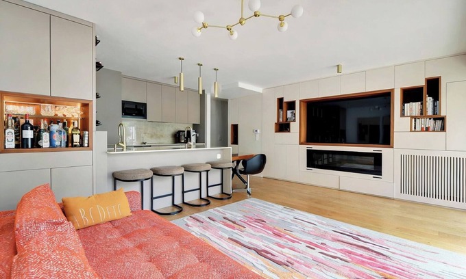Clichy Apartment | LUXE 2-bedroom apartment with TERRACE and AC in charming 2min Paris