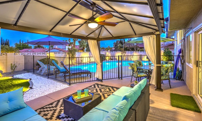 Canyon Gate House | Enjoy Casa Lucaccini: Prime Location with Pool & Spa