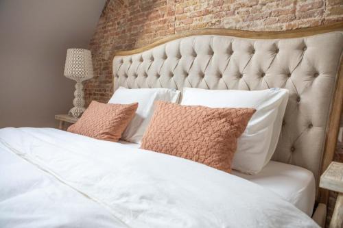 Sint-Annaland Apartment | Elegant Havenzicht Apartments with Oceanfront Views