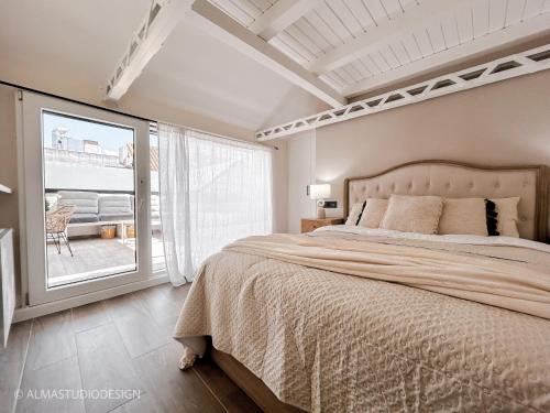Malasana Apartment | Pet-Friendly Loft on Calle Fuencarral - Rated 8/10