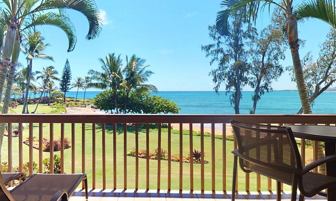 Wailua Condo | Beachfront Tropical Escape with Spa and Ocean Views