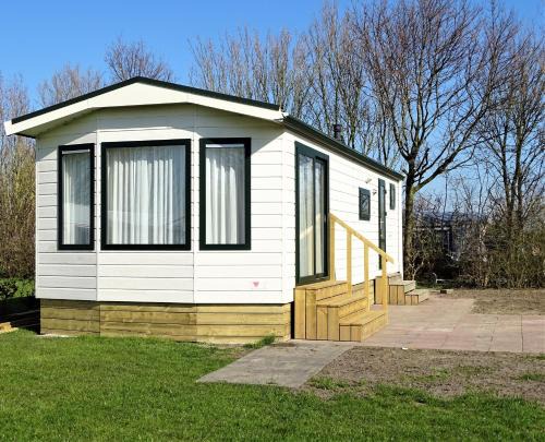 Meliskerke Apartment | Stylish Luxe Chalet 5 - Perfect for Families and Getaways