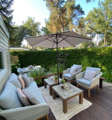 Bosgebied Hoenderloo Ski Chalet | Elegant Chalet with Scenic Terrace and Privacy on Veluwe
